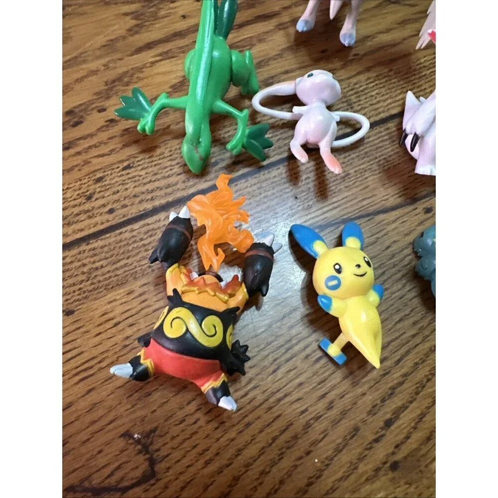 TOMY Pokemon Figure Lot Of 7 Flareon